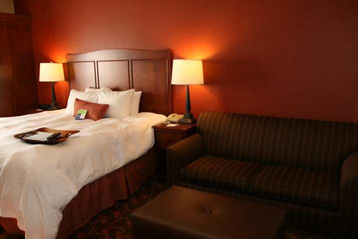 Hampton Inn & Suites Cleveland-Southeast-Streetsboro Room photo